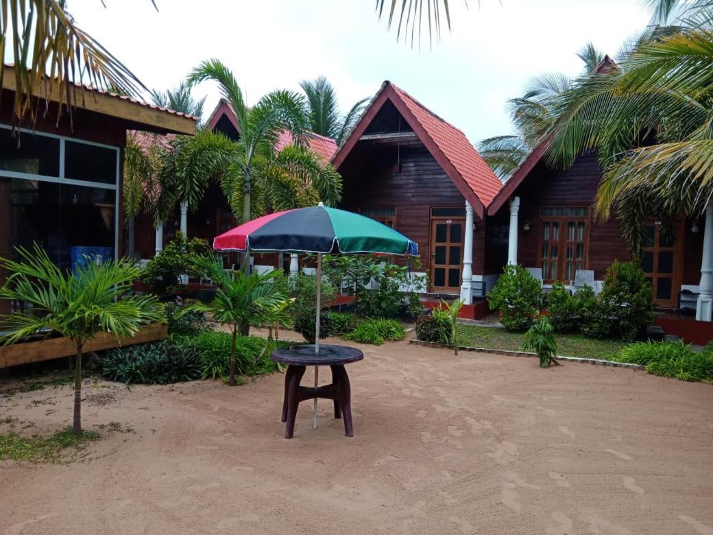 Elegant Green Beach Resort Trincomalee Eksteriør bilde