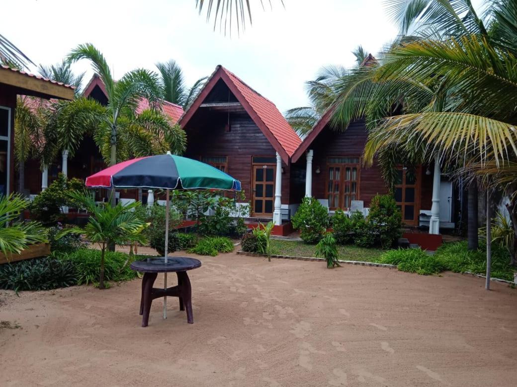 Elegant Green Beach Resort Trincomalee Eksteriør bilde