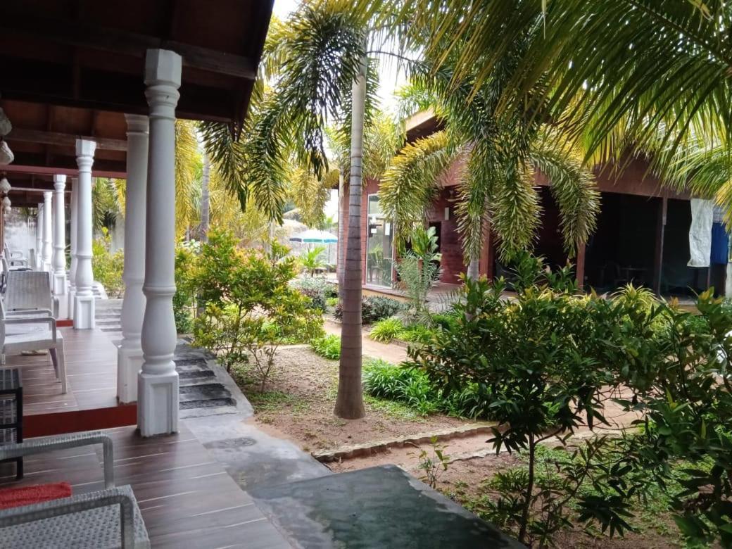 Elegant Green Beach Resort Trincomalee Eksteriør bilde
